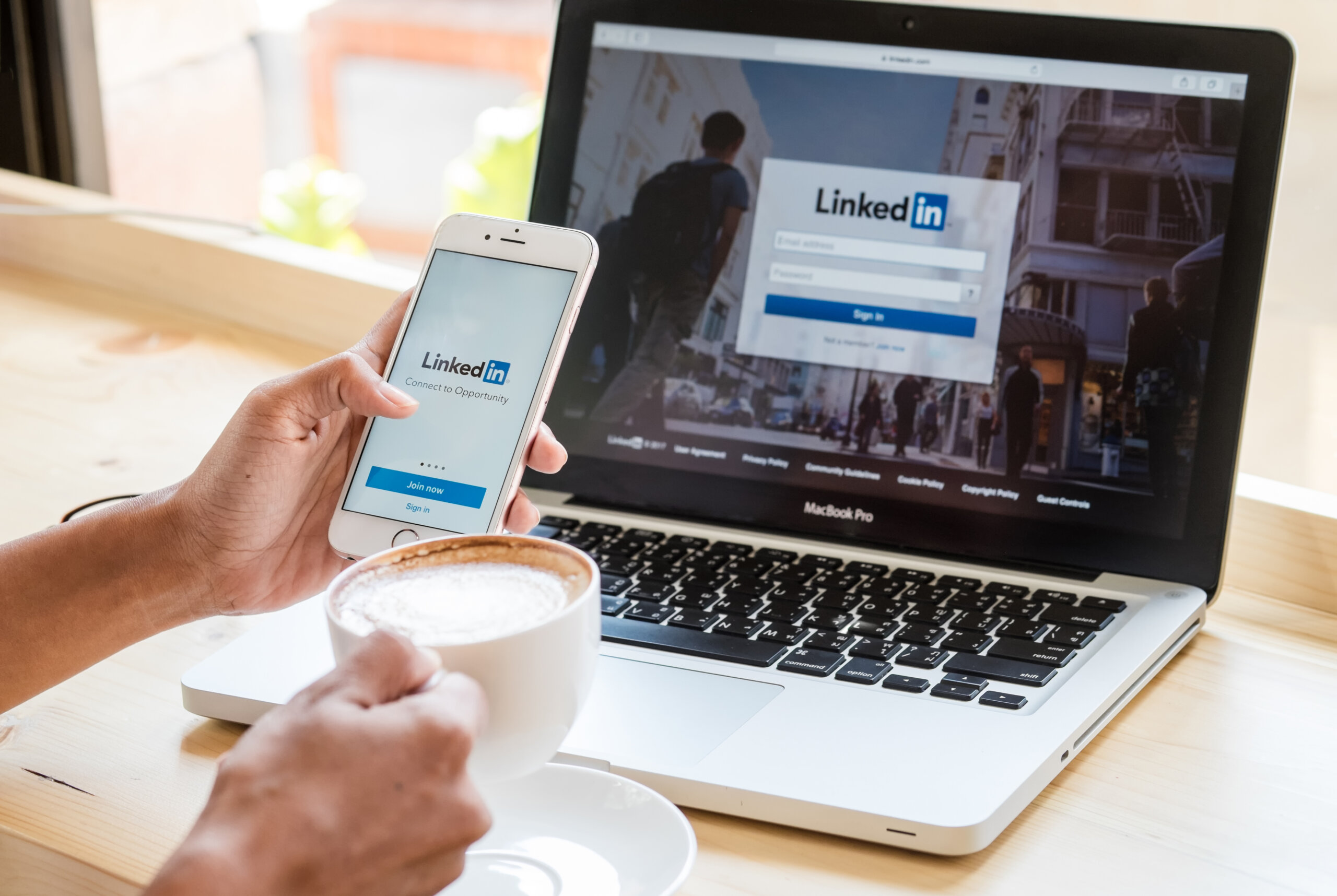 5 分鐘搞懂 LinkedIn 廣告素材規格，文字廣告與動態廣告篇