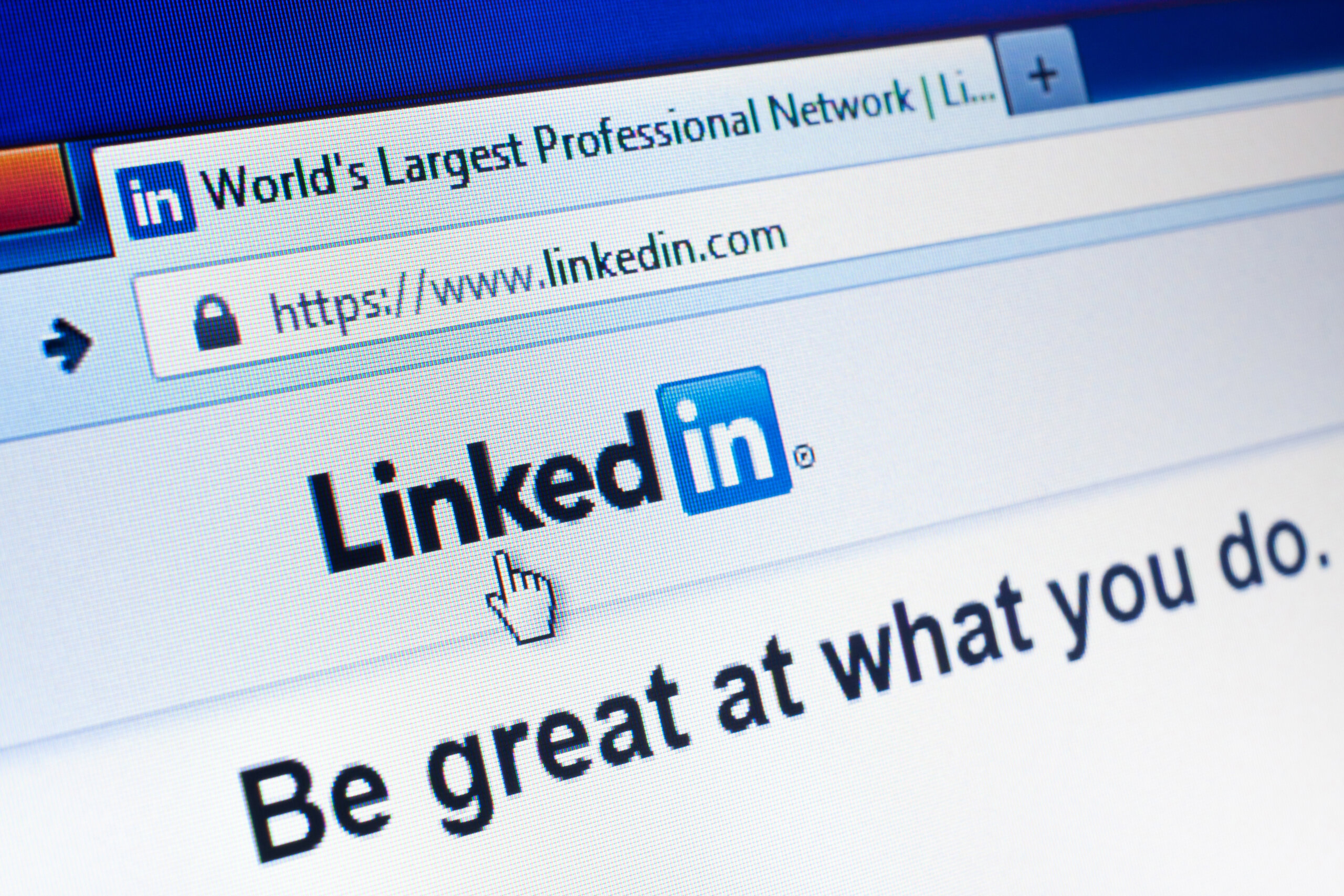 要使用什麼LinkedIn廣告形式?根據行銷漏斗來鎖定受眾